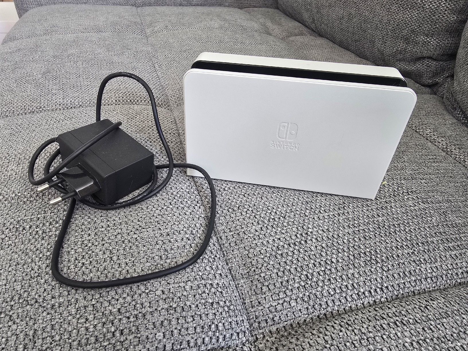 Nintendo Konsolen: Nintendo Switch OLED Docking + orig. Netzteil. Ungebraucht!  – Neu (gemäss Beschreibung) aus Luzern von Moonviper