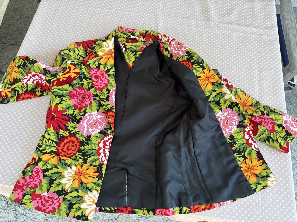 Tommy Hilfiger Kleider: Tommy Hilfiger Blumenkleid mit passendem Blazer, Grösse S – Gebraucht aus Kilchberg ZH von Seb92 4