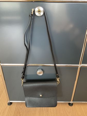 Navyboot Umhängetasche in schwarz