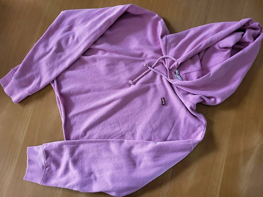 Pulls & Sweat-shirts: Levis Pullover cropped – D'occasion à Zürich par san_7n2l