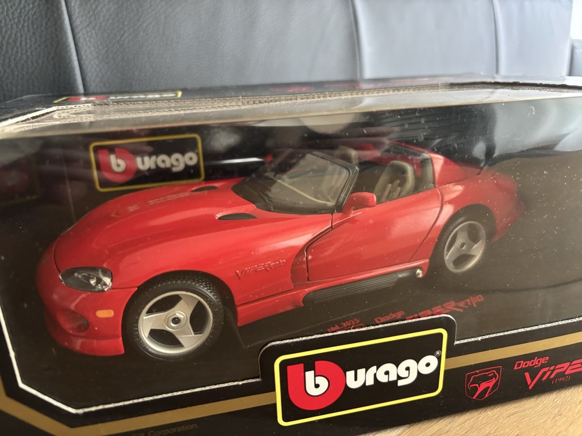 Bburago Modellautos: Dodge Viper 1/18 Bburago – Gebraucht aus Léchelles von Mlinspiration 1