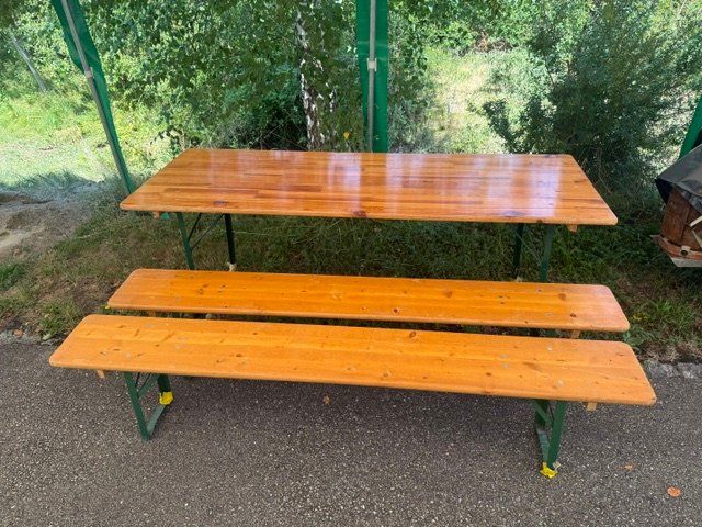 Set di tavolo e panche: Festbankgarnitur, Holz, gebraucht – Usato da Pfaffnau venduto da Gerry1503 1