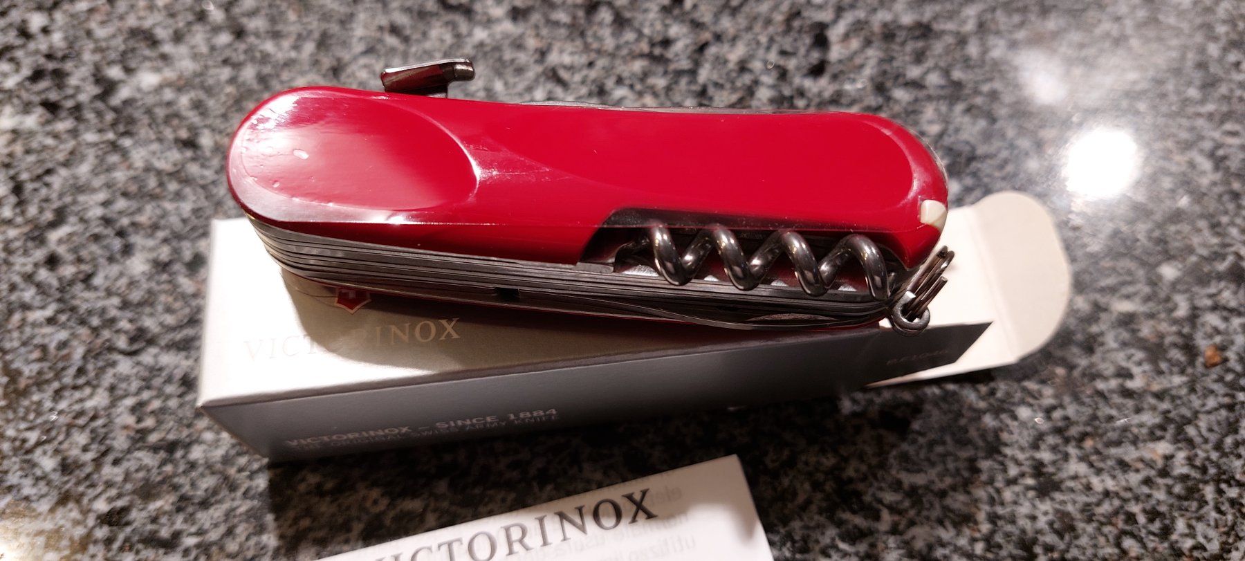 Victorinox Coltelli tascabile: Victorinox - Evolution S17 rot mit Feststellklinge! – Nuovo e nell'imballaggio originale da Rotkreuz venduto da CLASAX 1