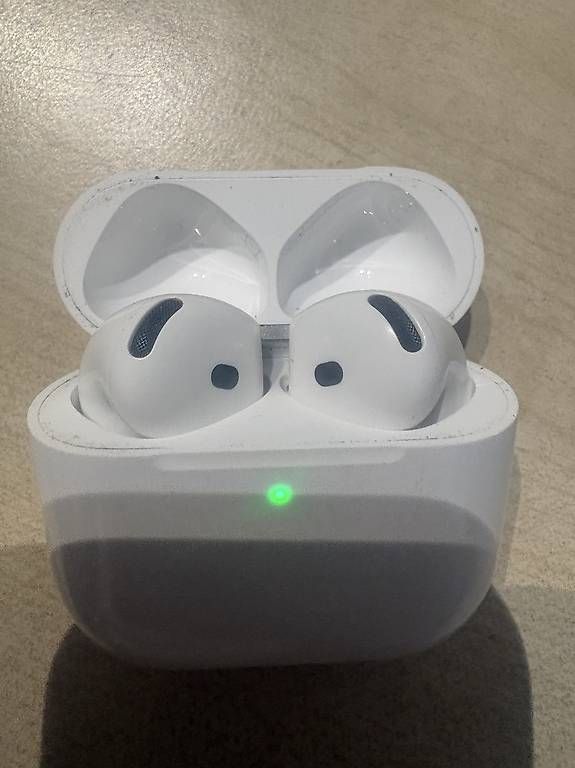 Cuffie:  "Apple AirPods 4 ANC", – Usato da RAVOIRE venduto da jo27 2