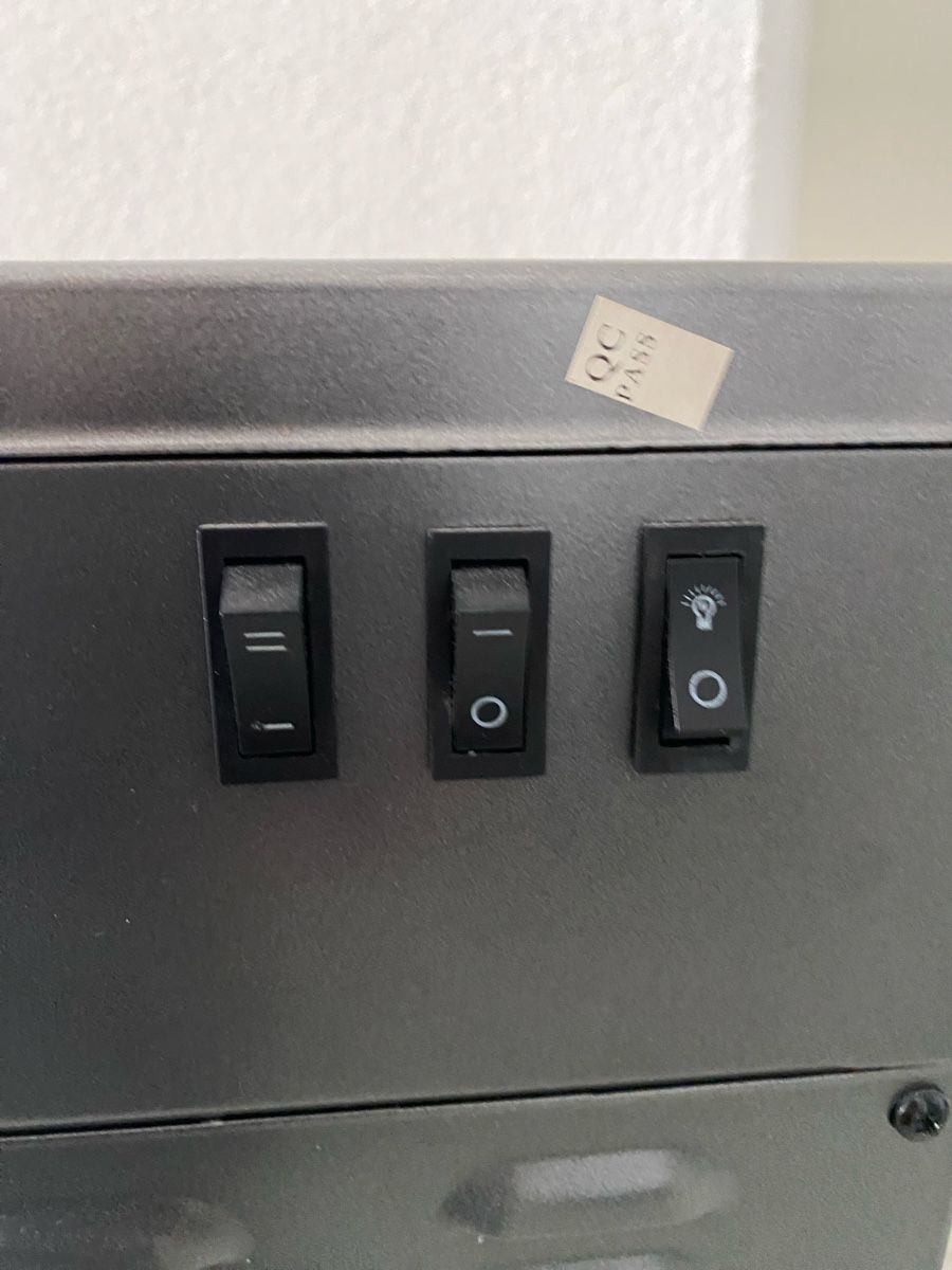 Radiatori: Elektro Offen Kamin – Usato da Birrwil venduto da Bendegriz 4