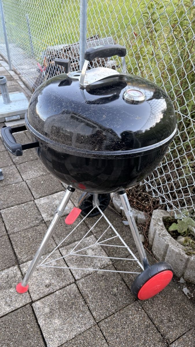 Weber Griglie: Weber kettle plus Kugelgrill zu verkaufen – Usato da Grabs venduto da Balko1