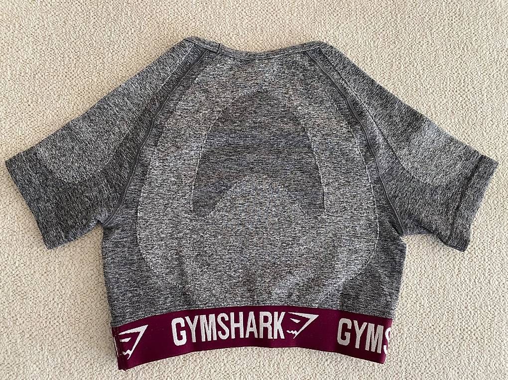 Top: Gymshark Crop Top S – Usato da Winterthur venduto da car_gn8b 1