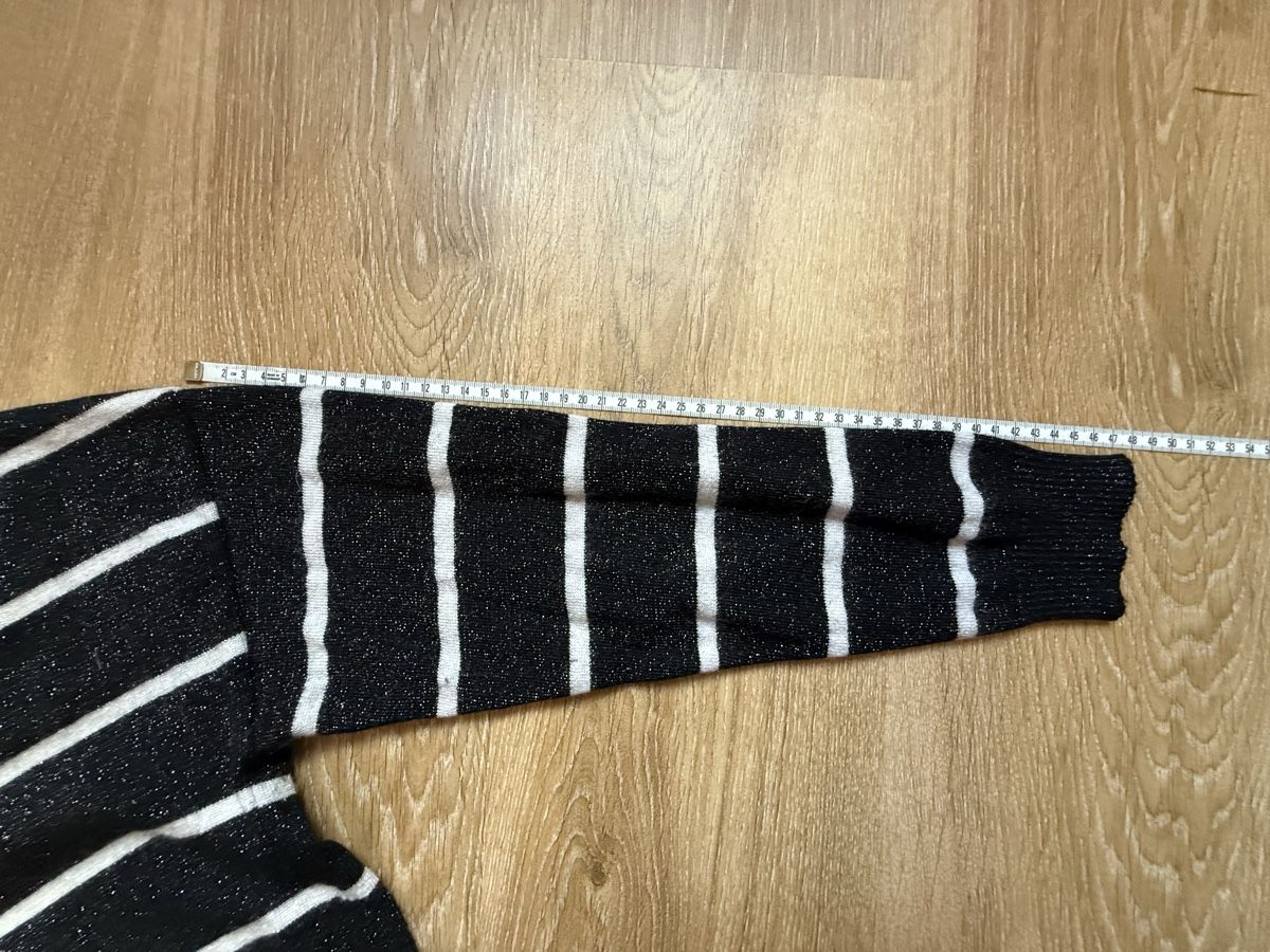 Pullover & Sweatshirts: Pull noir/blanc effet mohair brillant Sweewe Paris, t.S/M – Gebraucht aus Tavannes von Thriftshop 4
