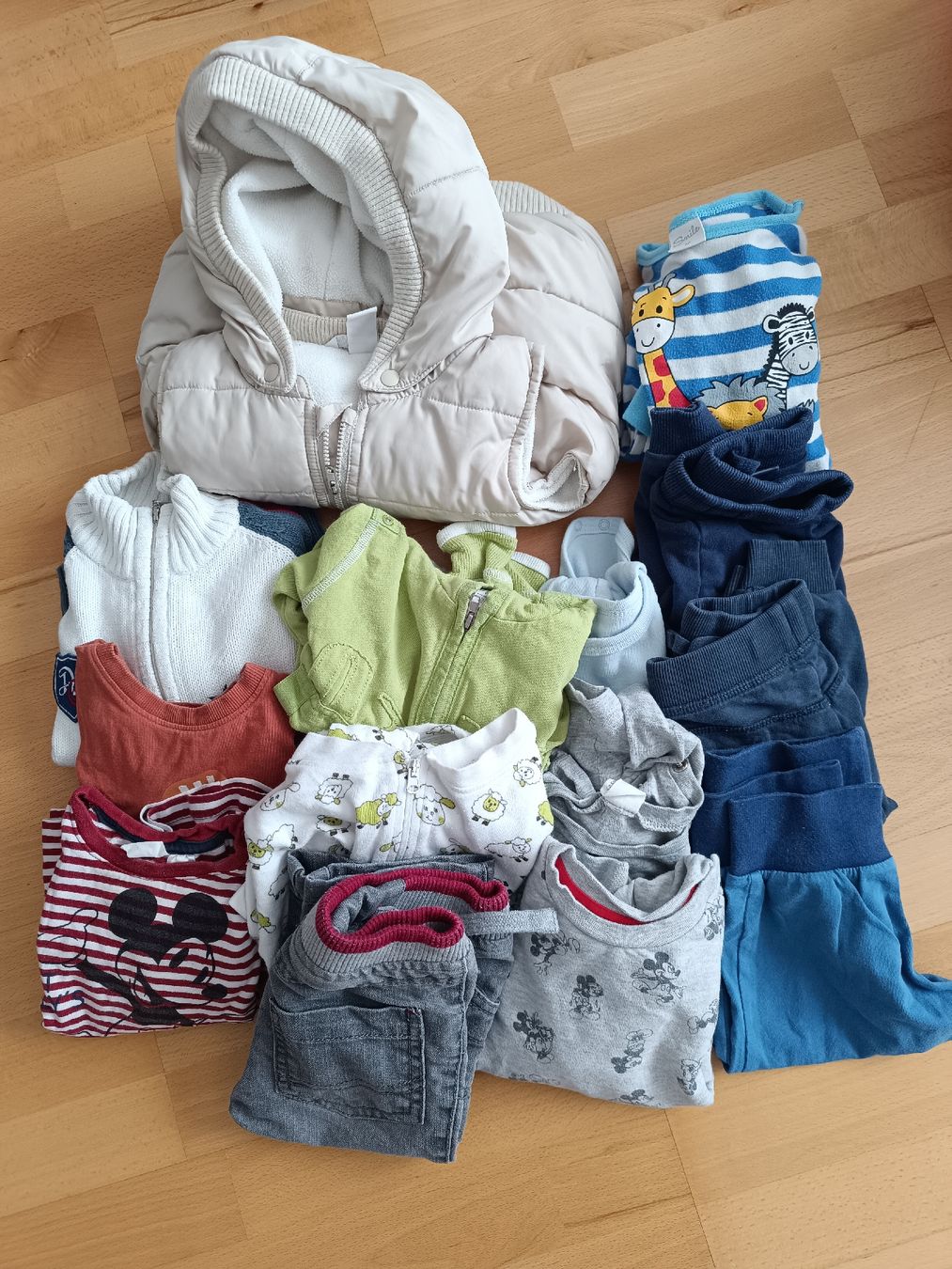 Kleiderpakete & -sets: Kleiderset Junge Gr. 80 – Gebraucht aus Näfels von ang_p78x