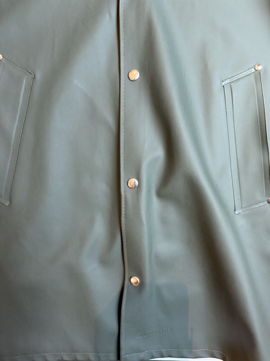 Stutterheim Cappotti: Regenmantel Stutterheim, grau Grösse L, gebraucht – Usato da Mettmenstetten venduto da Starbright2 1