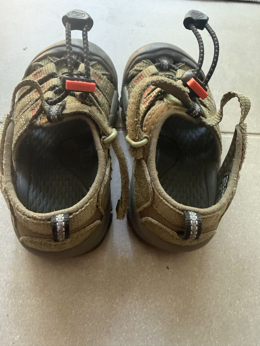 Schuhe für Jungen: Sandal Shoe Gr 24 – Gebraucht aus Zürich von audrey_dri 1
