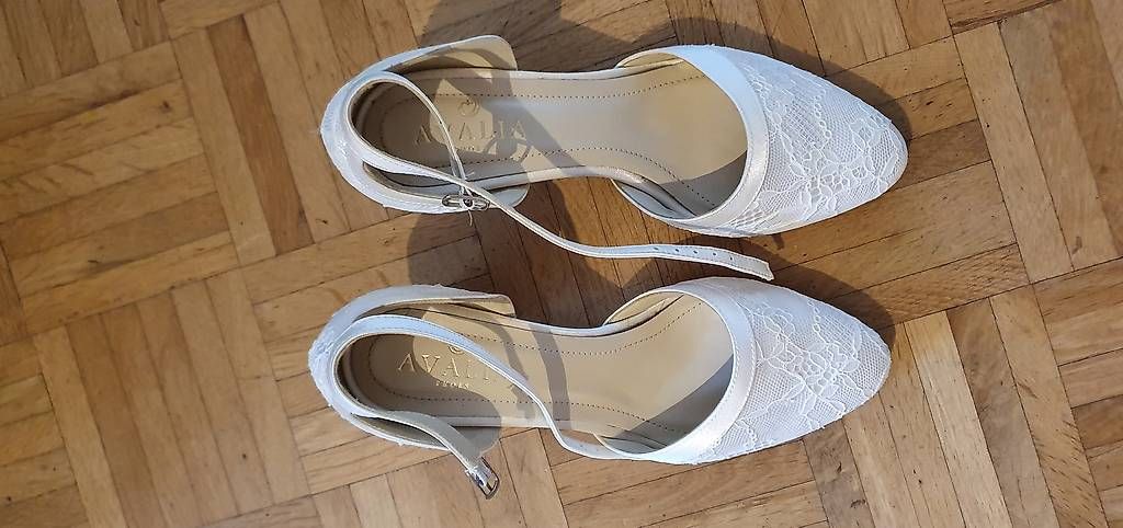 Scarpe da donna: Brautschuhe – Usato da Stalden (Sarnen) venduto da Xaendi4 4