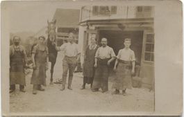 Landwirtschaft/Hufschmied 1910 mit Pferd