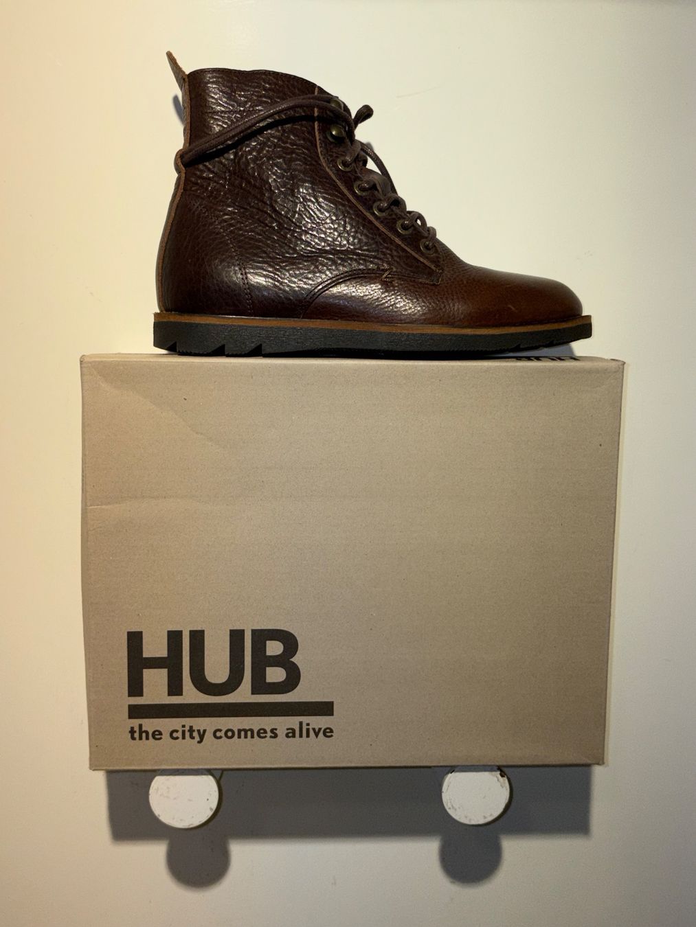 Scarpe da donna: HUB      GRÖSSE 36      INNENSOHLE 22.5 CM – Nuovo e nell'imballaggio originale da Zürich venduto da LIQUIDATOR.CP