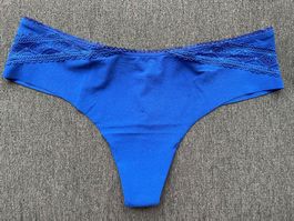 Victoria’s Secret No Show Lace Thong M NEW