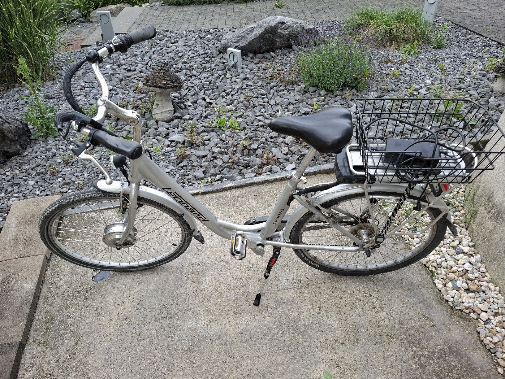 Leopard Biciclette: E-Bike Leopard 790 mit 3 Modus & Korb – Usato da Studen BE venduto da MaxMustermann123