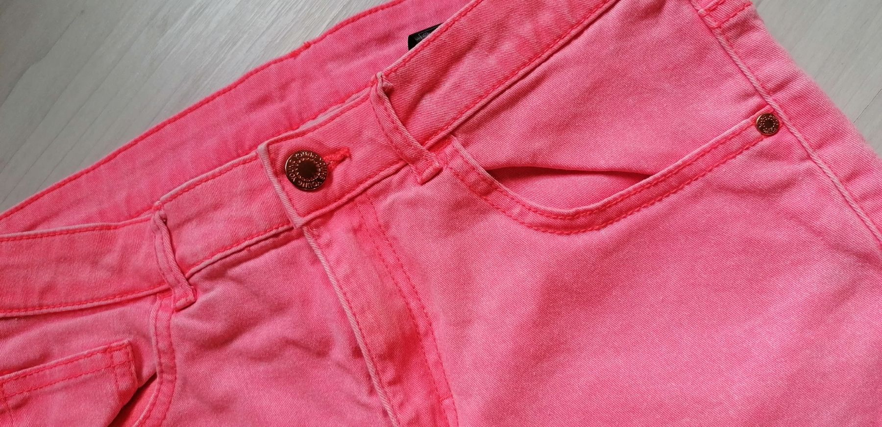 Pantaloni: Short,short en jean, bas, pantalon – Usato da Montcherand venduto da petiteoune75 2
