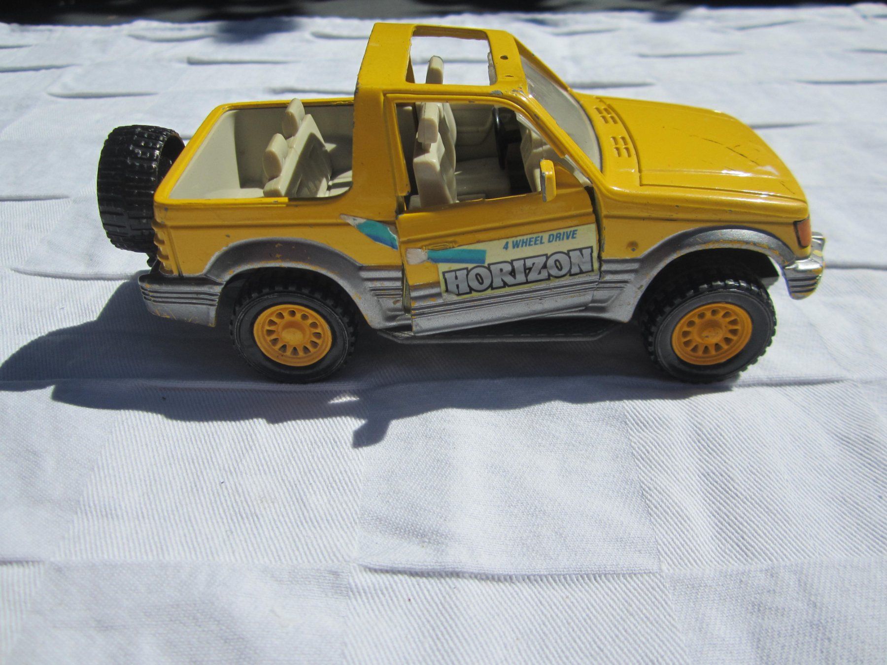 Mitsubishi Modellini d'auto: Mitsubishi Pajero – Difettoso da Tramelan venduto da Tors
