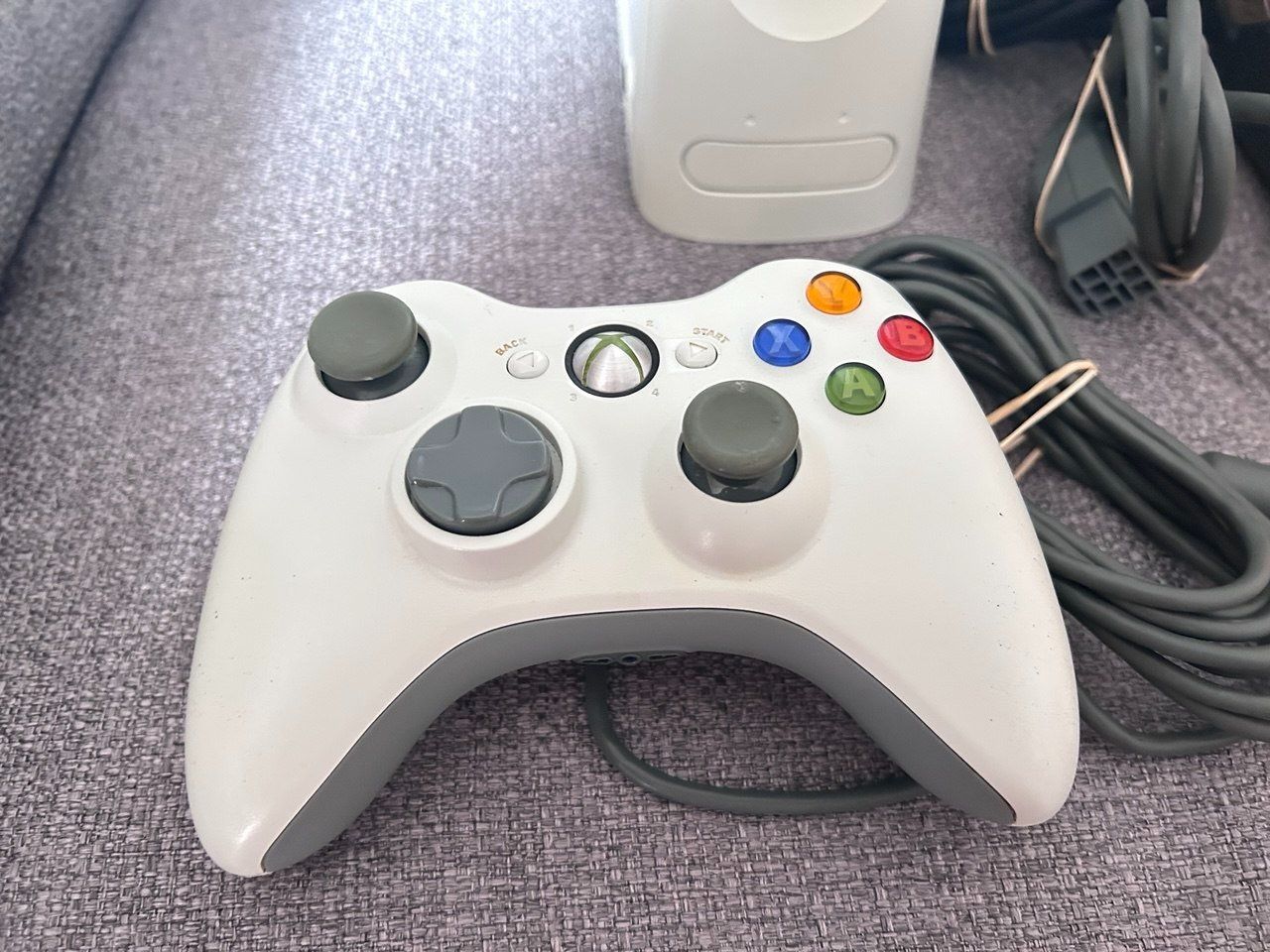 Microsoft Console: Xbox 360 Bianca 60GB con Controller e Cavi Buone Condizioni – Usato da Giubiasco venduto da LorisVale 8