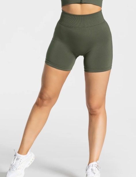 Teveo Leggings: TEVEO - statement scrunch shorts – Usato da Montlingen venduto da Cinja.l 1