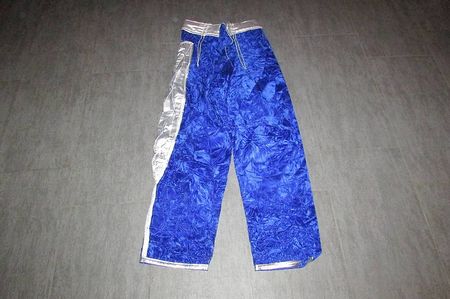 Fasnachts Jacke mit Hose Grösse M Mit Mütze und Stiernband