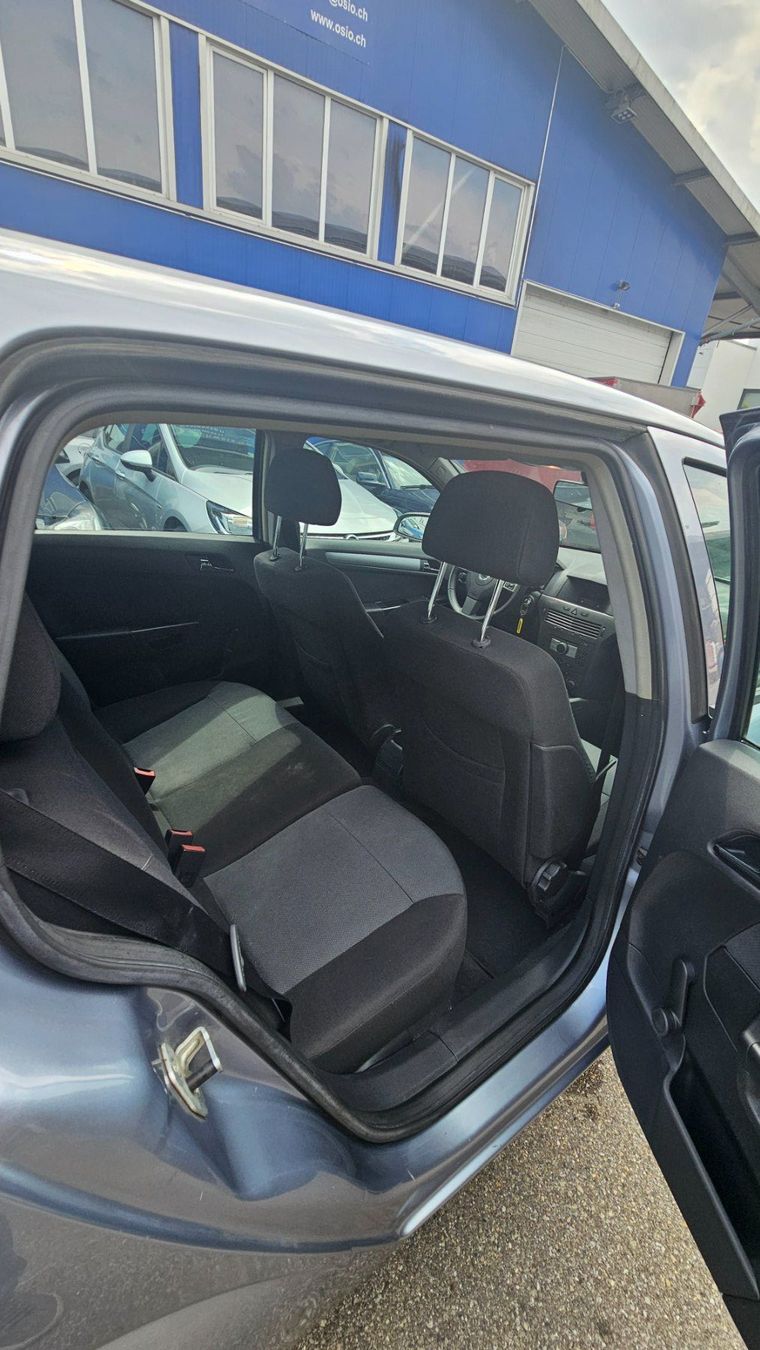 Opel Automobili: Opel Astra H18 Caravan mit 85'620 km – Usato da Diessenhofen venduto da Osio 7