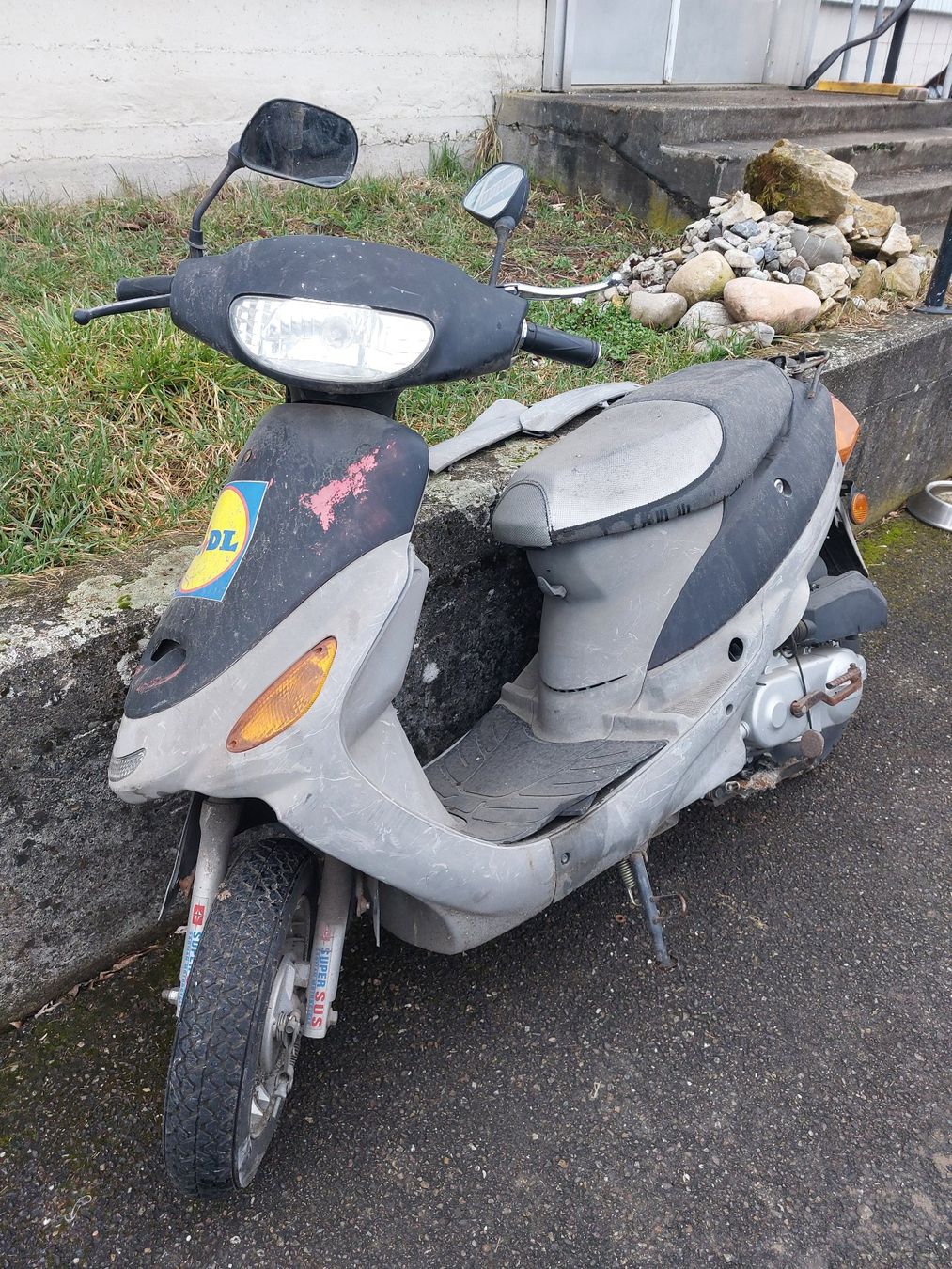 Generic / Ksr Moto Scooter: Baotian RC BT49QT-9D Roller Scooter ab 1 Fr.- – Difettoso da Schleitheim venduto da ZieglerMotoRecycling 1