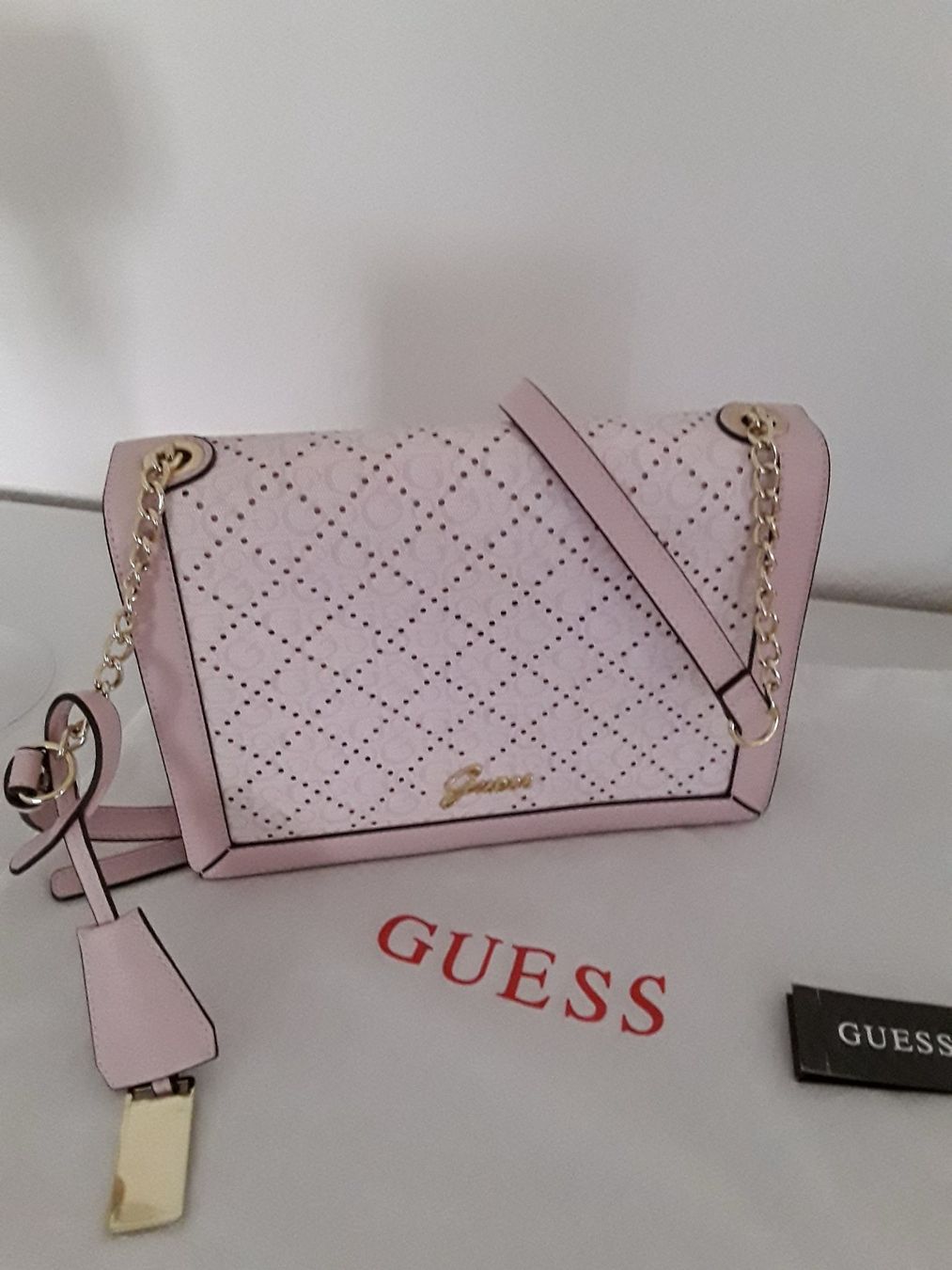 Guess Borse da donna: Guess Tasche – Usato da Brugg AG venduto da Ljubinka0410