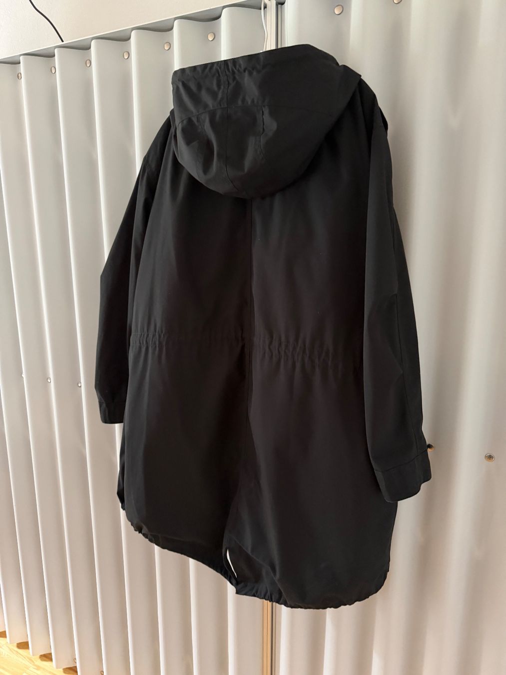 Cappotti: Black Fred Perry Cotton Blend Fishtail Parka + Veste Gr.L – Usato da Zürich venduto da VR2528 6