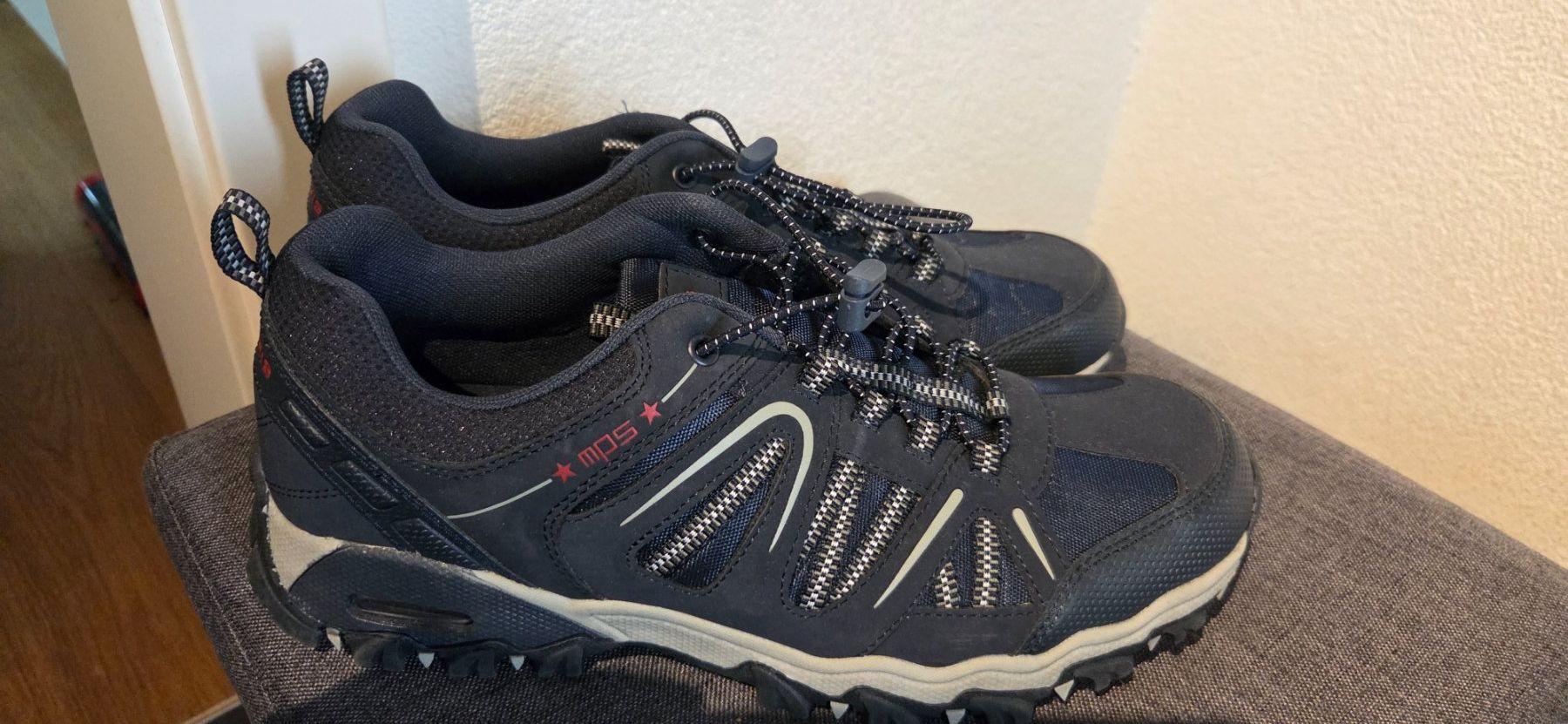 Scarpe da uomo: ZZZ: Wanderschuhe halbhoch Grösse 44 Neu – Nuovo (secondo la descrizione) da Bremgarten b. Bern venduto da Marge7979