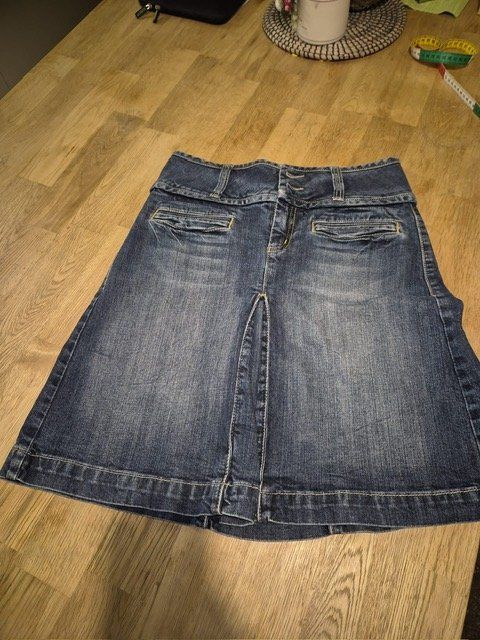 S.Oliver Gonne: Jeansrock von S.Oliver in 36 – Usato da Ottenbach venduto da Freij 6