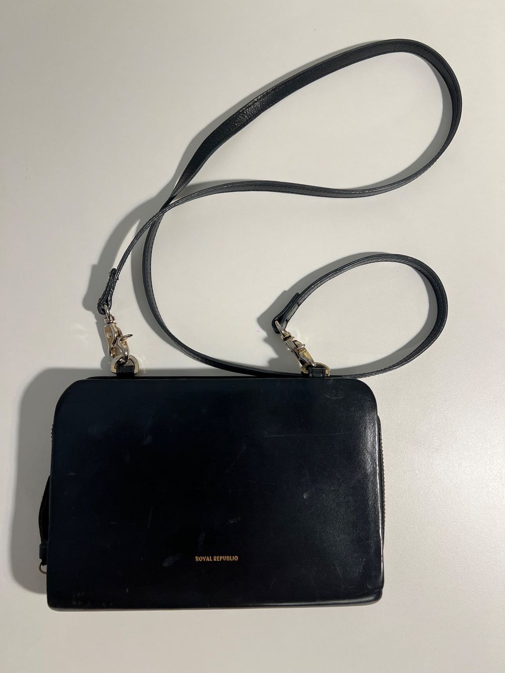 Taschen für Damen: Royal Republiq Black shoulder bag – Gebraucht aus Zürich von fomaz 1