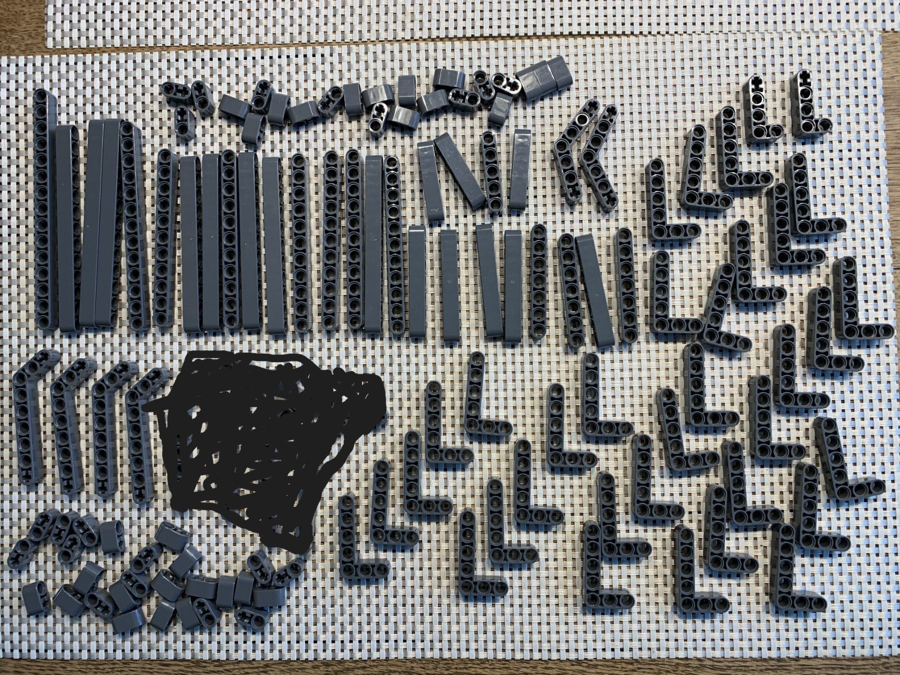 Lego Kit di costruzioni: Lego Technik dunkelgrau Lochbalken 42043 – Usato da Buochs venduto da Techtelmechtel