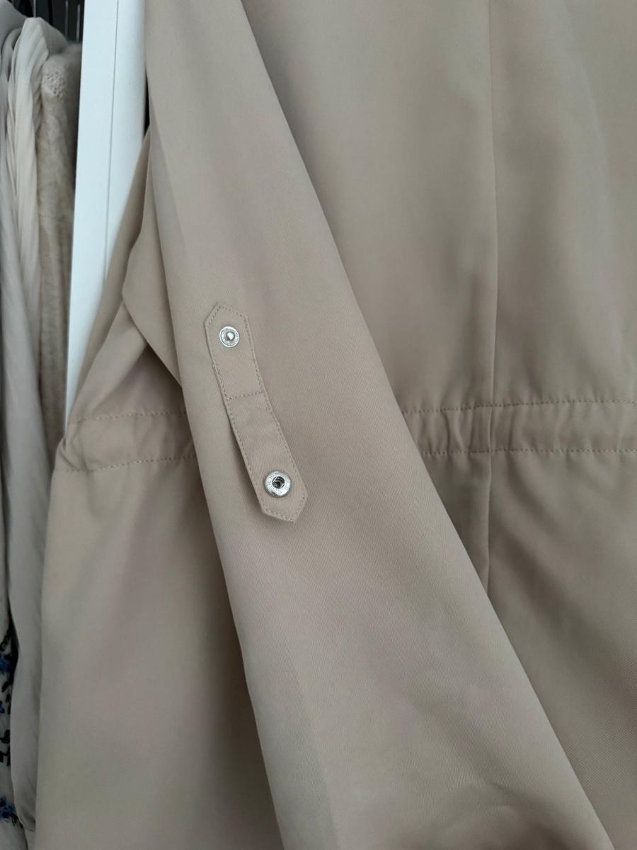 Cappotti: Beiger kurzmantel – Usato da Zofingen venduto da ismail01a 1