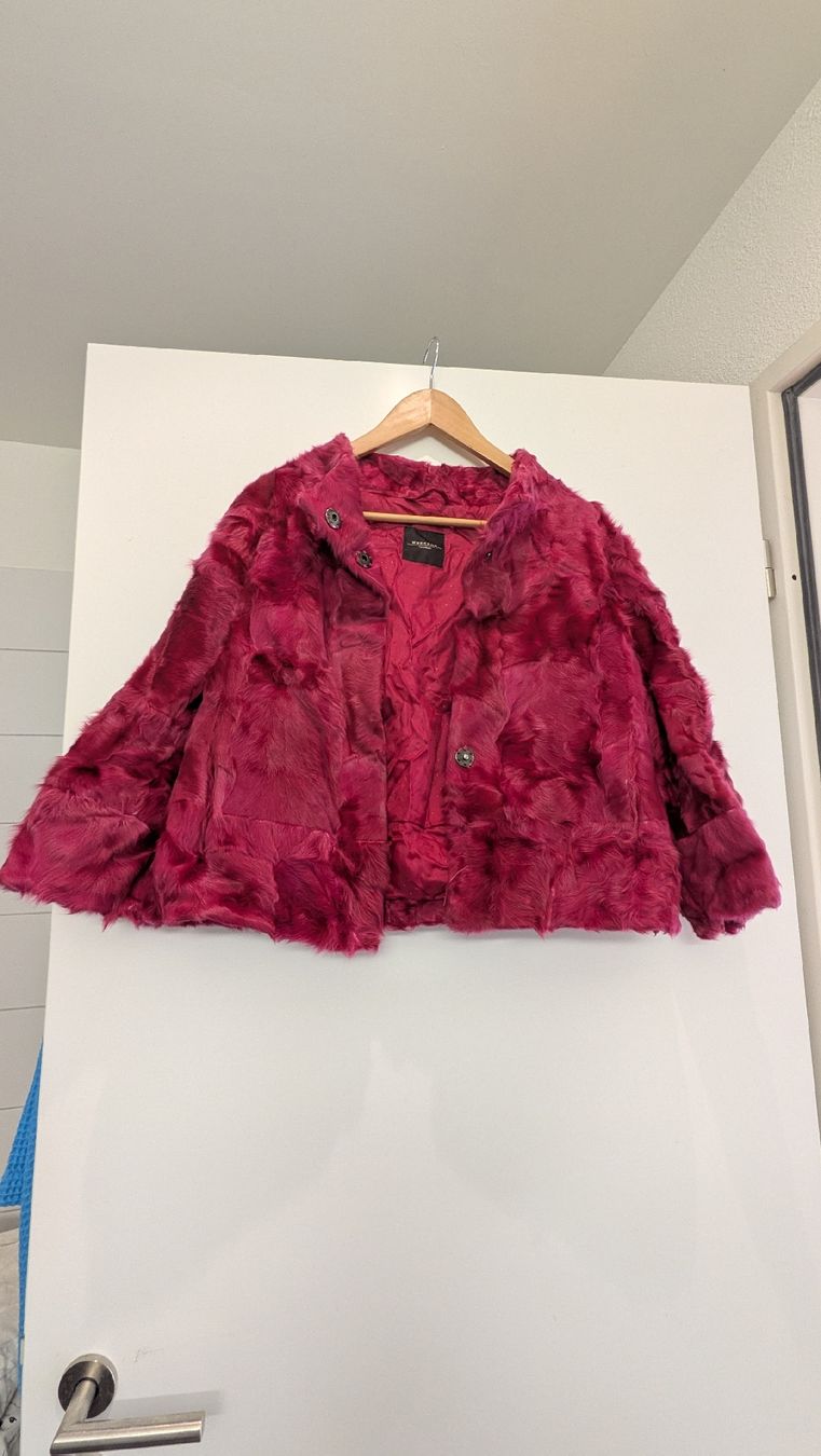 Max Mara Giacche: MaxMara Weekend Hot Pink Rabbit Fur Jacket, Size 36 – Usato da Zürich venduto da yan_8lg2
