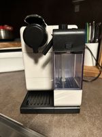Machine à café Nespresso Delonghi