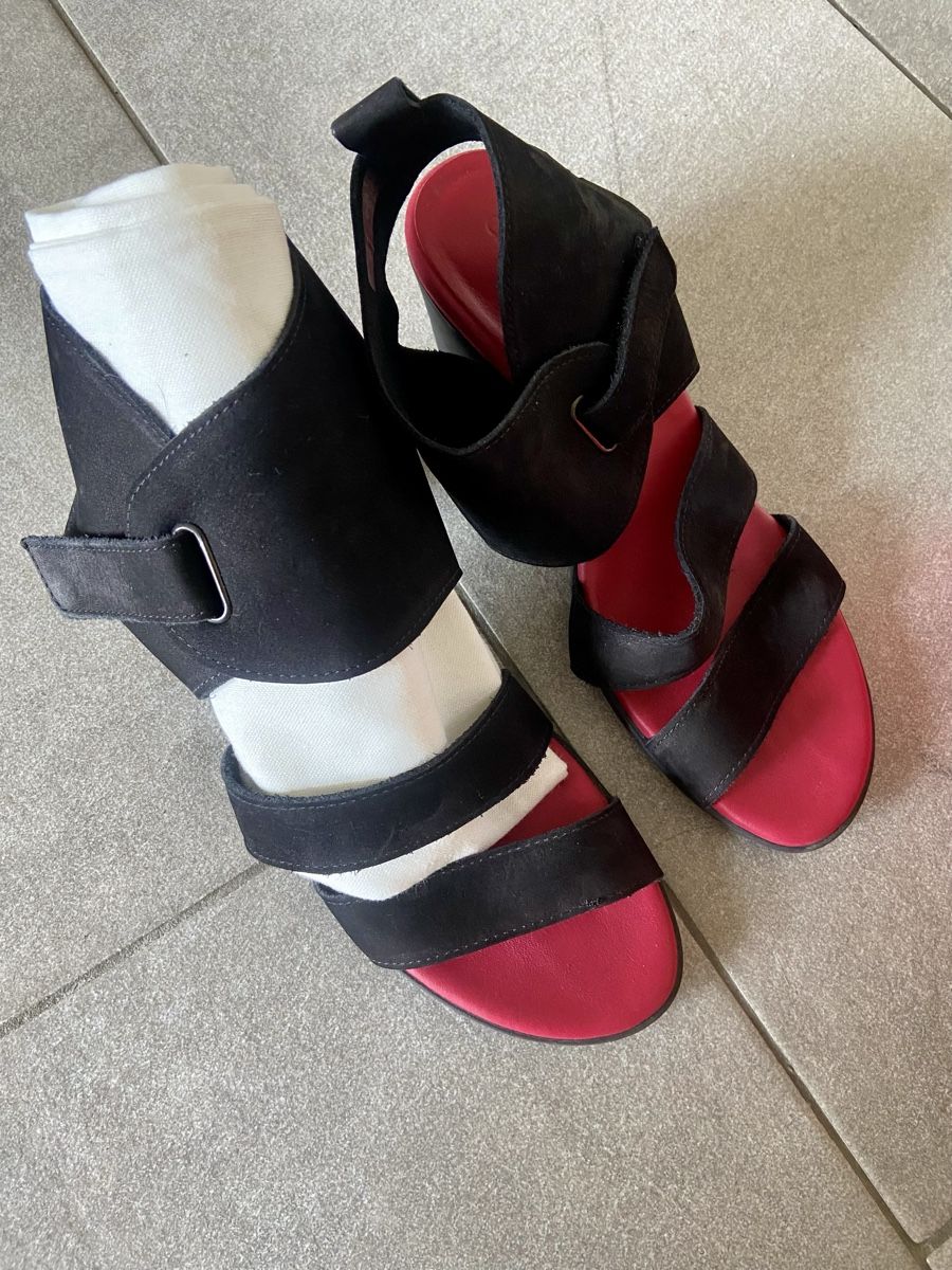 Arche Scarpe da donna: Arche Paris Black Suede Heeled Sandals - Gr. 39 - EUC – Usato da Arni AG venduto da LunaMeadow 3