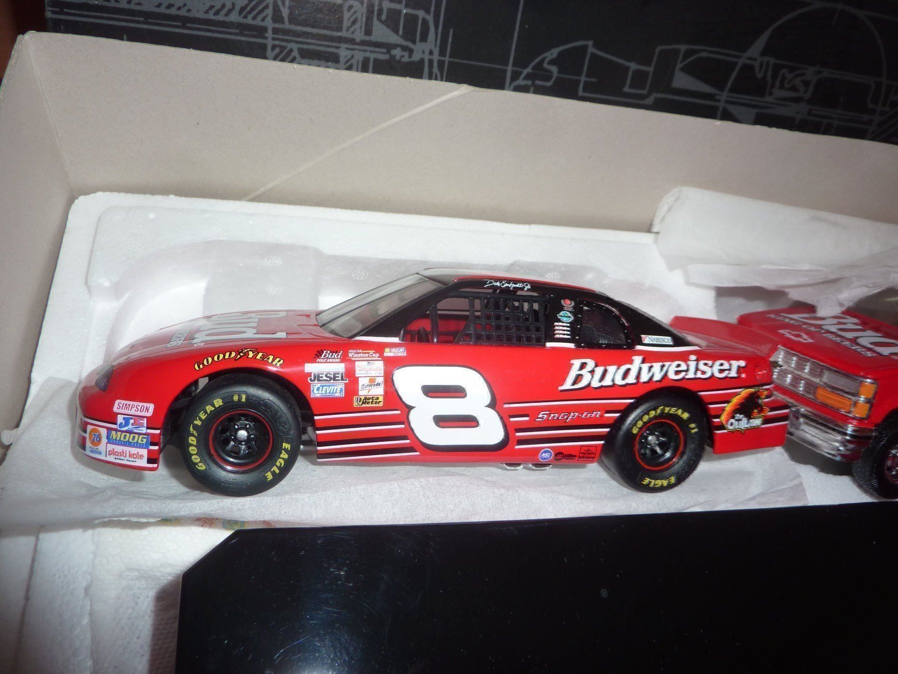 Modellbausätze & Standmodelle: DALE EARNHARDT JR 8 – Neu und originalverpackt aus Balsthal von bouteliee 1