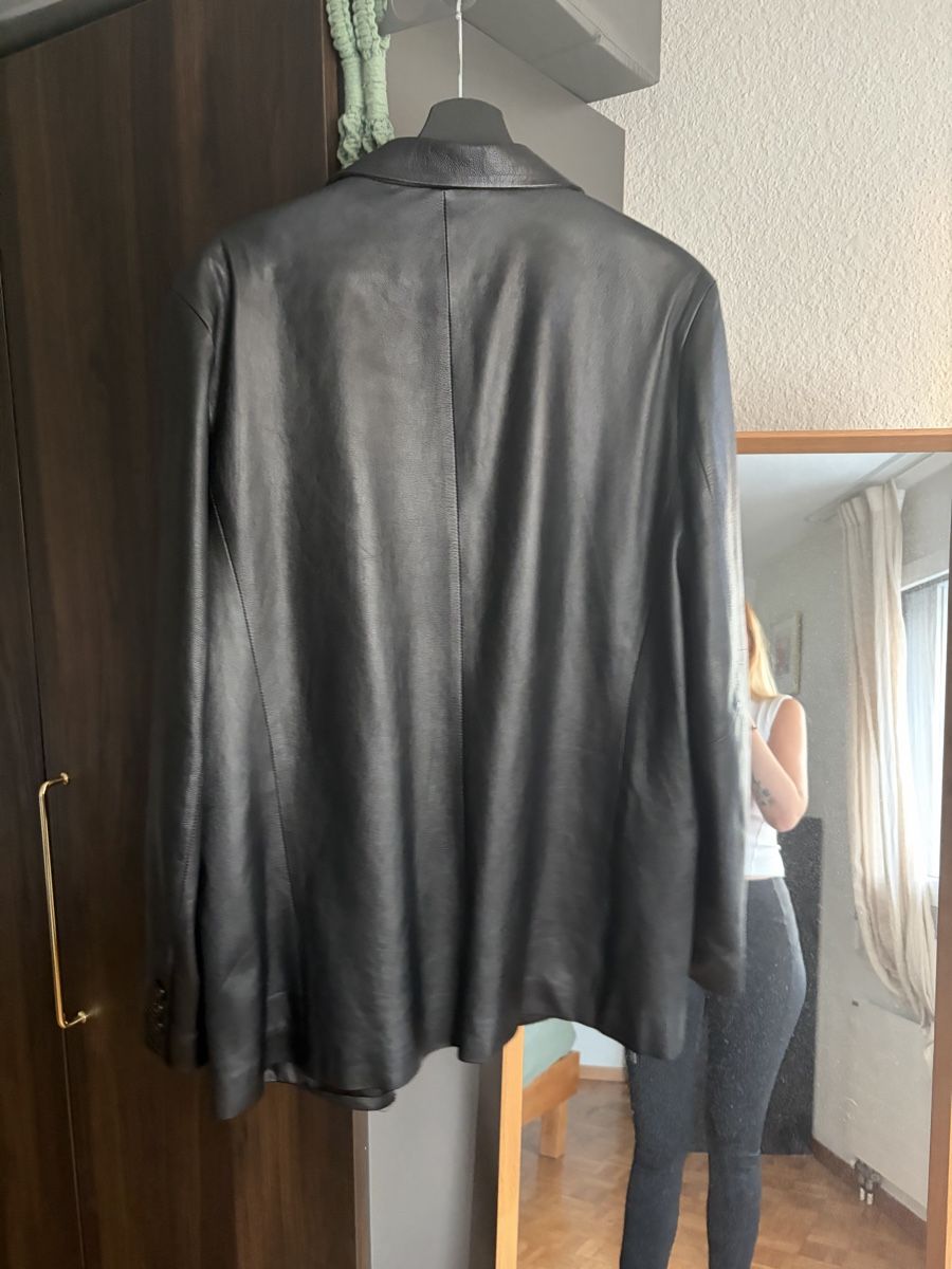 Jacken: Oversized Lederjacke – Gebraucht aus Zürich von and_hr8r 2