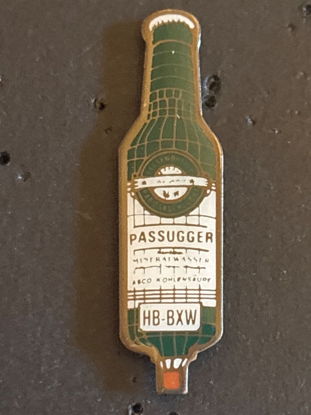 Plaketten & Abzeichen: Pin Ballon Flasche – Gebraucht aus Lützelflüh-Goldbach von NicoleL.