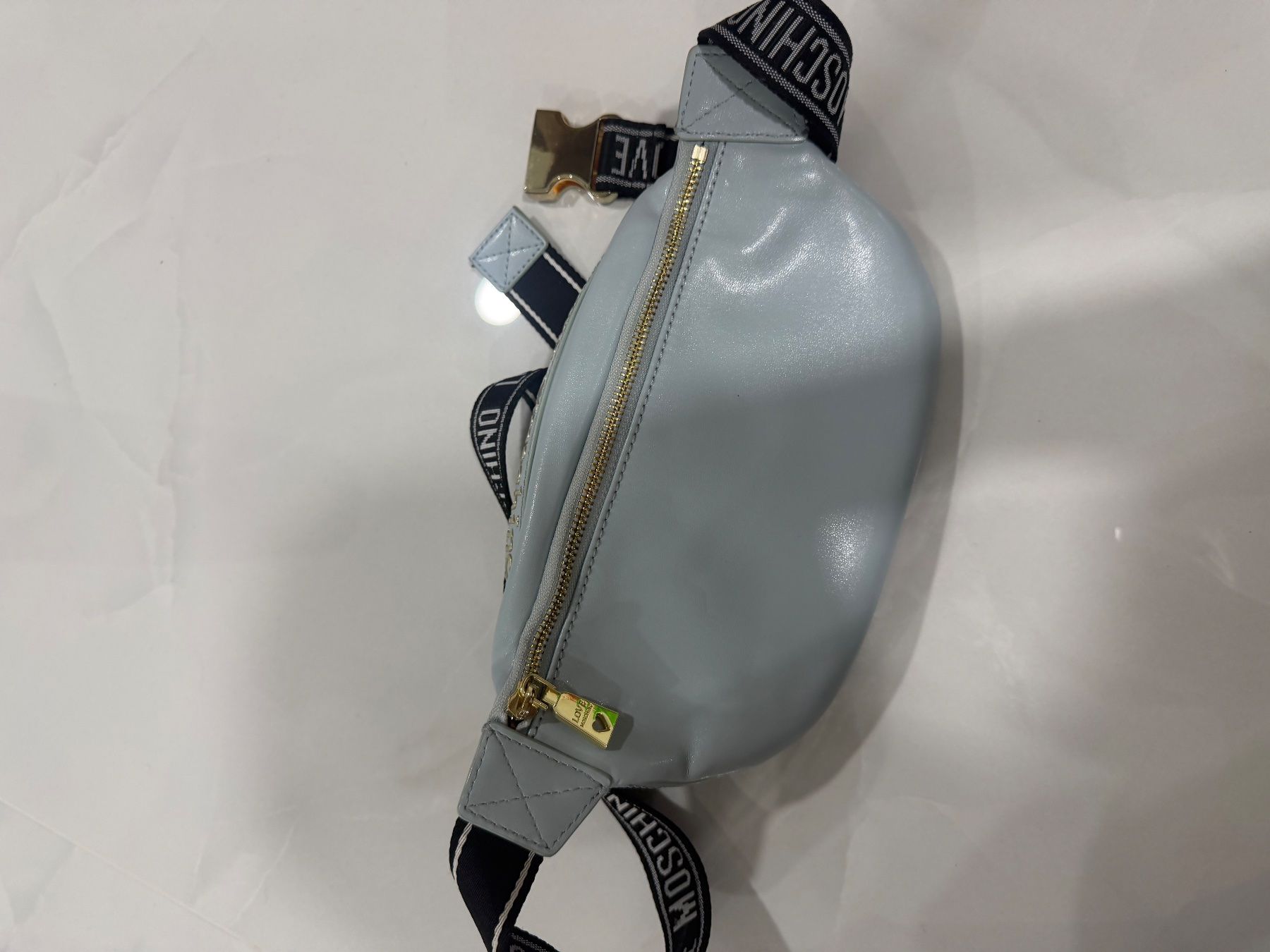 Moschino Borse da donna: Love Moschino Gsteppte Bauchtasche hellblau CHF 55 – Nuovo (secondo la descrizione) da Buchs AG venduto da Maison_Djana_ 5