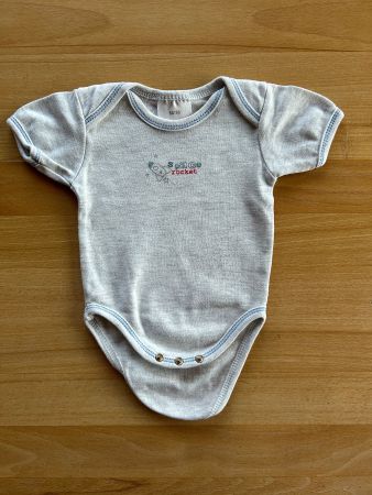 Graues Baby Body Grösse 50/56