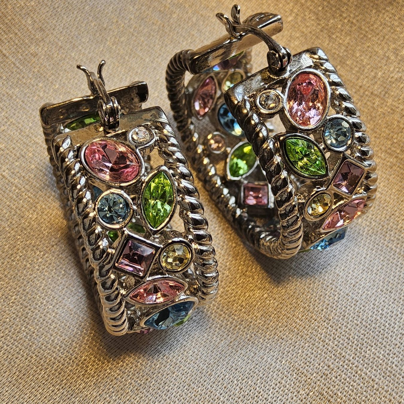 Ohrringe & -stecker: Vintage wunderschöne Strass Creolen – Gebraucht aus Zürich von helsan