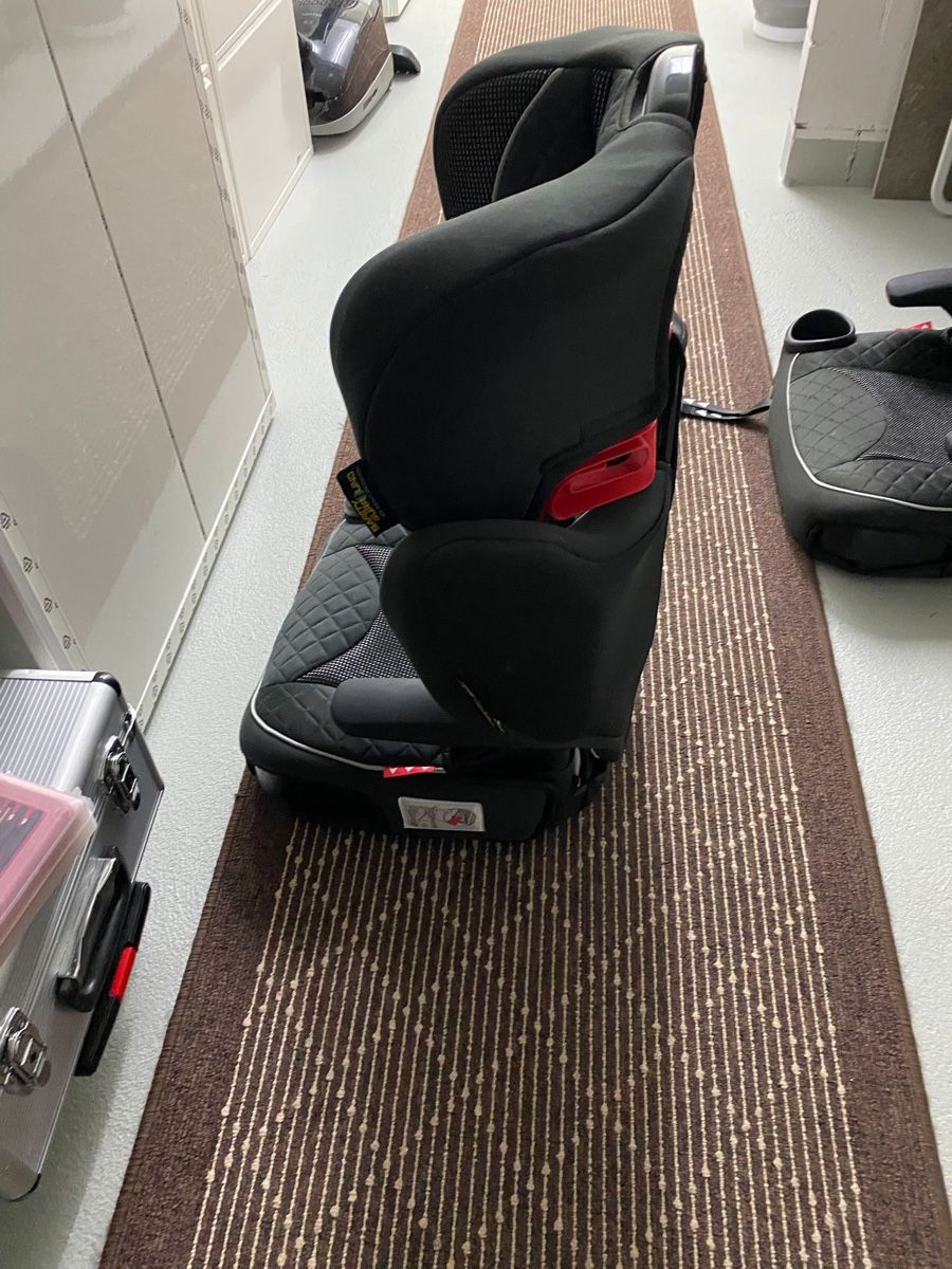 Seggiolini per auto: Gut erhaltener Kindersitz Greco 1 Stk – Usato da St. Gallen venduto da mynik_66 2