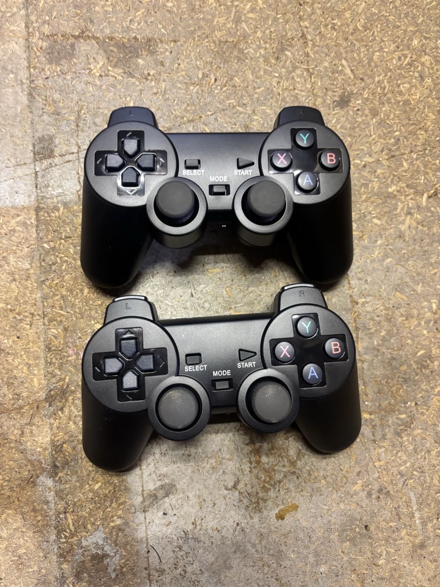 Consoles: Retro Gamekonsolen mit Games – Neuf (Voir description) à Zürich par Saho86