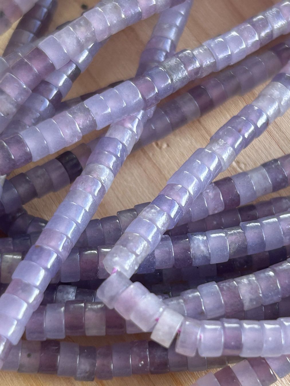 Pietre preziose: Strang echte Lepidolit Scheiben 2x4 mm – Nuovo e nell'imballaggio originale da Niederrohrdorf venduto da Ytobi 2