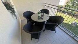 Balkonset Rattanoptik schwarz Tisch 6 Stühle guter Zustand
