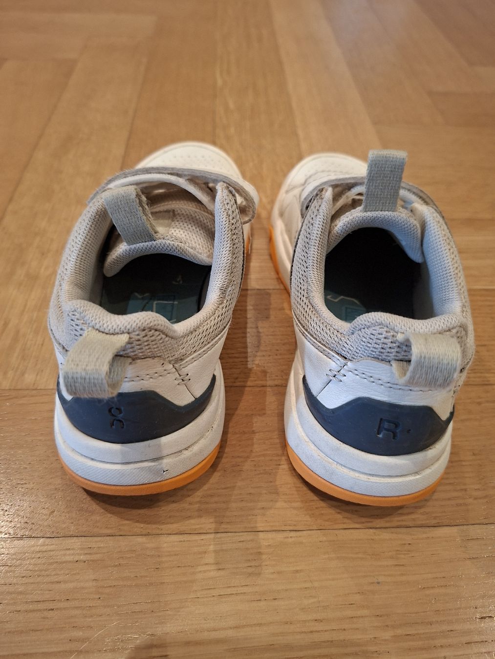 On Scarpe per ragazzi: On Roger Kids  - EU 32 – Usato da Zürich venduto da Lolaad 1