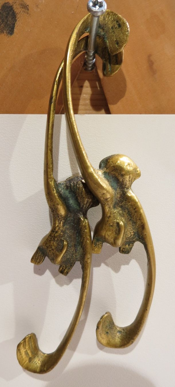 Ferramenta: 2 Messing Haken - Aufhänger /  Affe – Usato da Walenstadt venduto da apropo 8