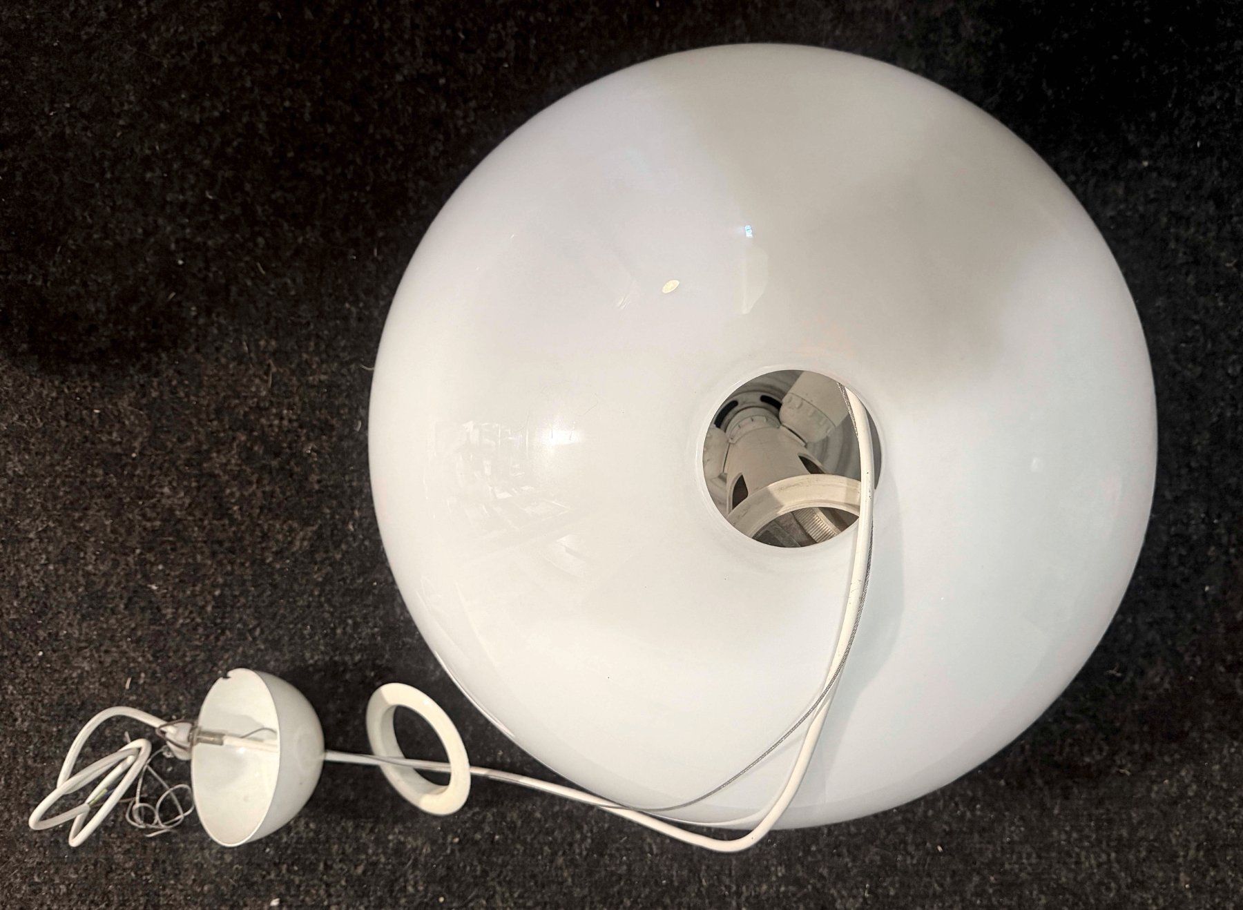 Flos Lustres & lampes de plafonds: FLOS "Black & White" Pendelleuchte, Design 1965, Space Age – D'occasion à Wabern par pantener 4